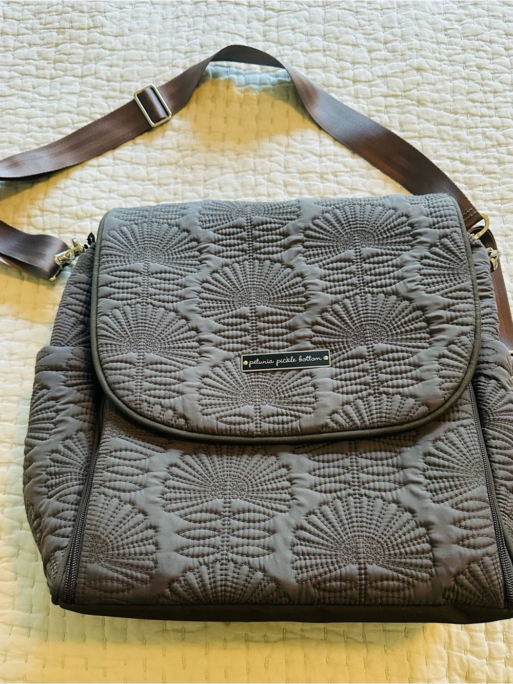 Petunia Pickle Bottom NWOT Quilted Gray diaper bag